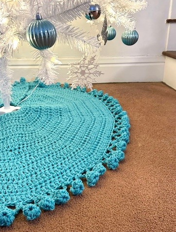 Chunky Bobble Tree Skirt